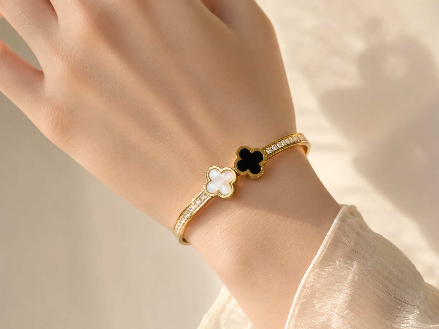 Noir Pearl Clover Cuff